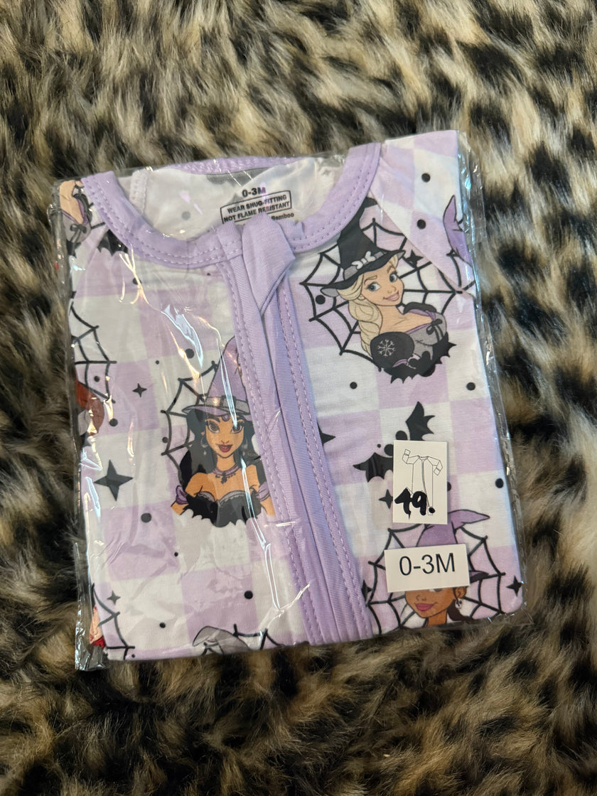 49. PRINCESS HALLOWEEN DREAMLAND LONG SLEEVE SLEEPER - Bamboo - 0/3M