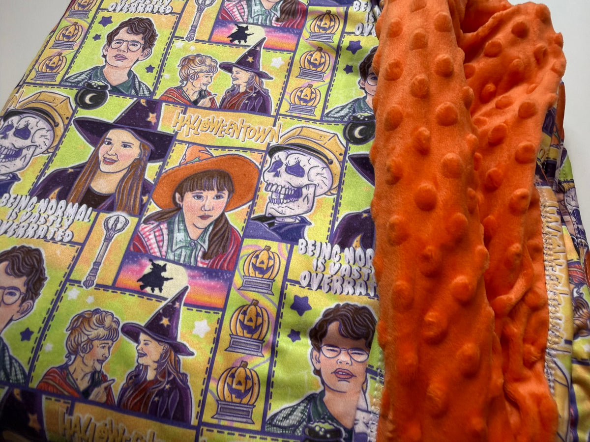 TOWN OF HALLOWEEN - 57.5X80 BLANKET WITH MINKY LAYER - KNIT