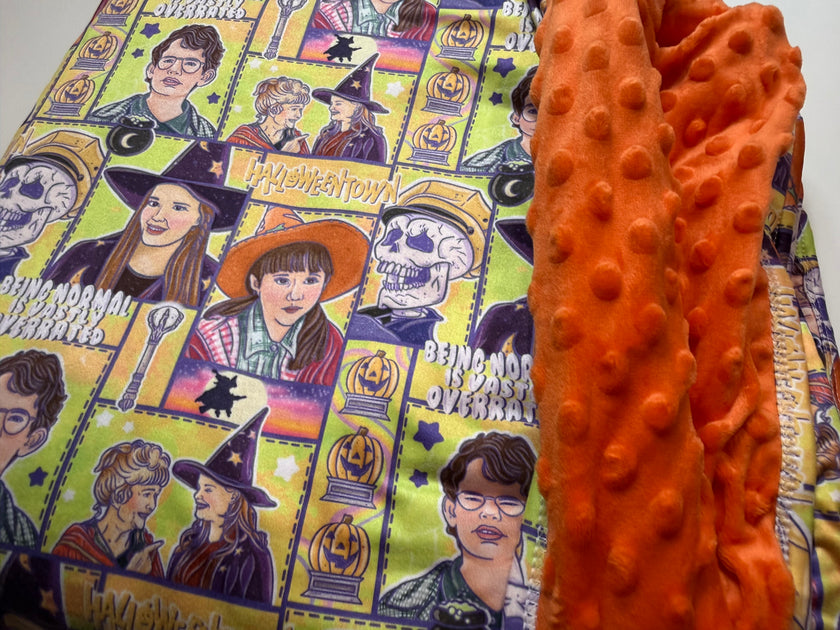 TOWN OF HALLOWEEN - 57.5X80 BLANKET WITH MINKY LAYER - KNIT